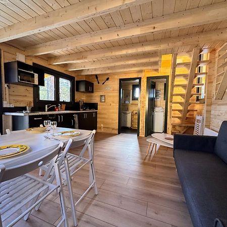 Parc Residentiel De Loisir : Le Loup Blanc Du Riou Hotel Barcelonnette Bagian luar foto
