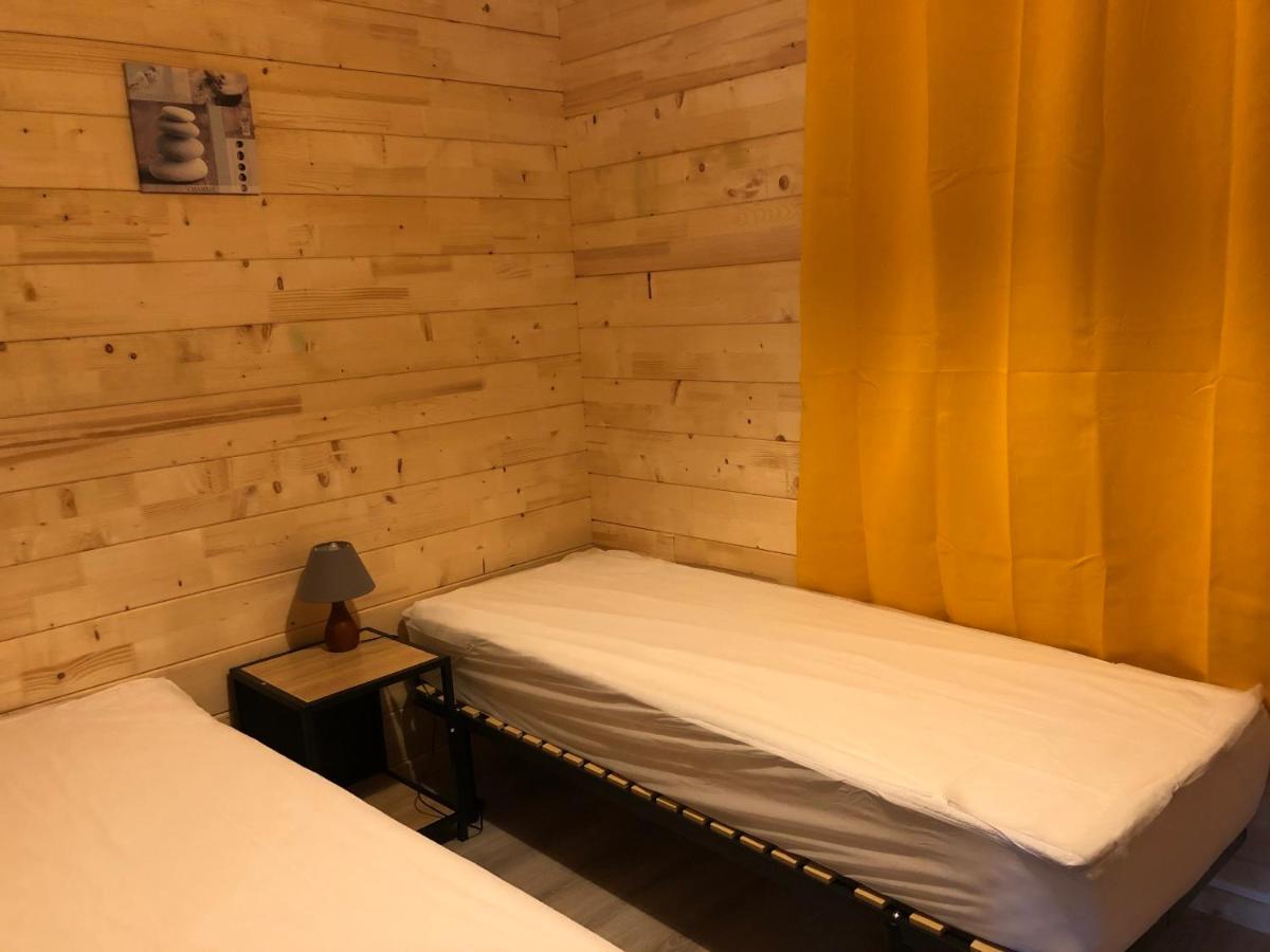 Parc Residentiel De Loisir : Le Loup Blanc Du Riou Hotel Barcelonnette Bagian luar foto