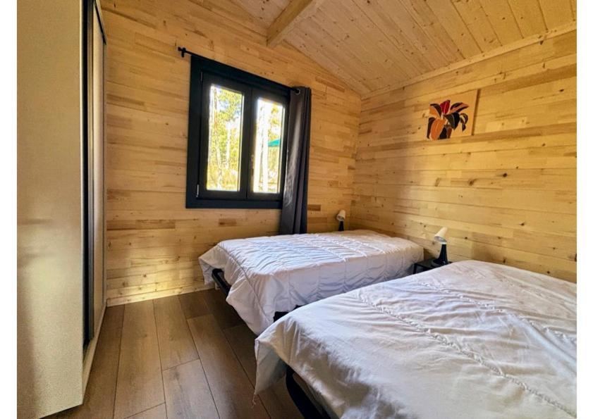 Parc Residentiel De Loisir : Le Loup Blanc Du Riou Hotel Barcelonnette Bagian luar foto