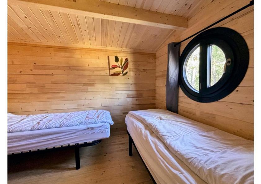 Parc Residentiel De Loisir : Le Loup Blanc Du Riou Hotel Barcelonnette Bagian luar foto
