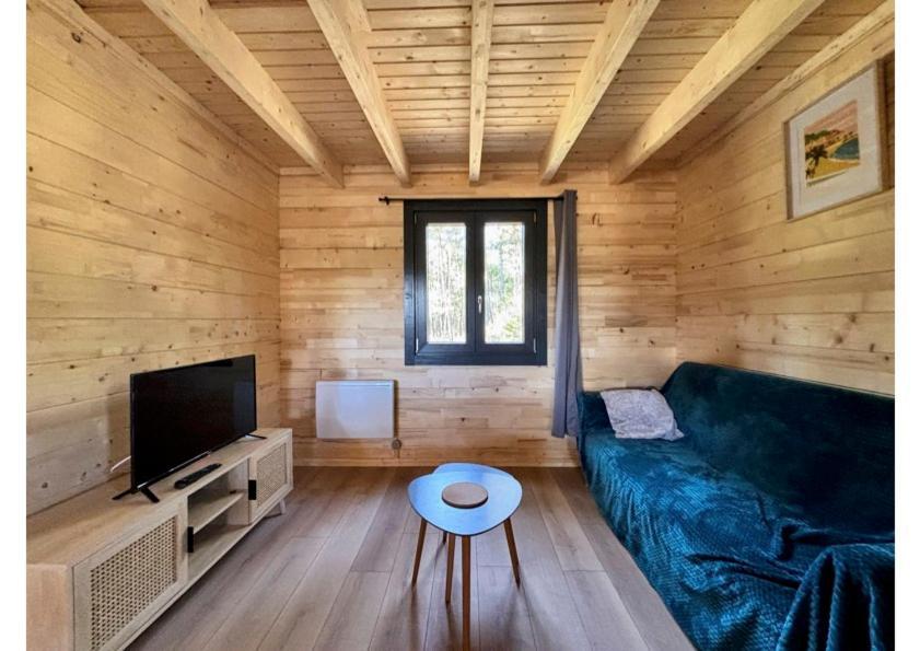 Parc Residentiel De Loisir : Le Loup Blanc Du Riou Hotel Barcelonnette Bagian luar foto