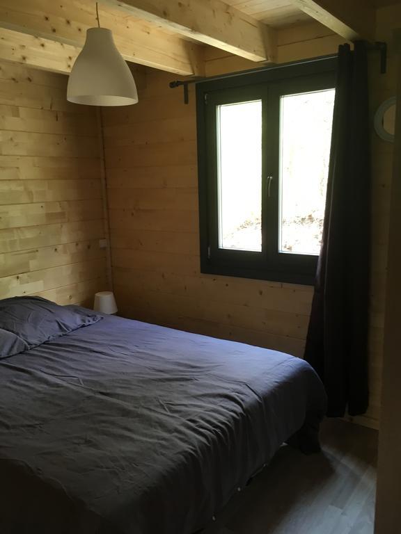 Parc Residentiel De Loisir : Le Loup Blanc Du Riou Hotel Barcelonnette Bagian luar foto