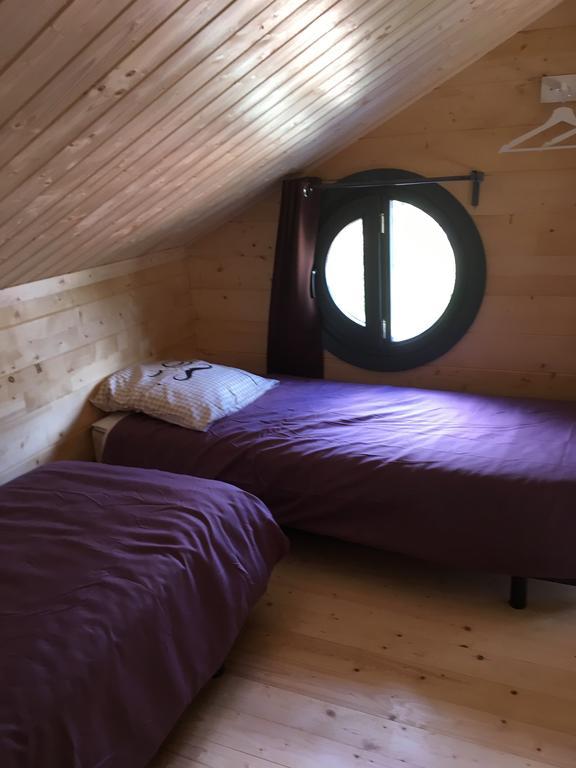 Parc Residentiel De Loisir : Le Loup Blanc Du Riou Hotel Barcelonnette Bagian luar foto